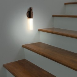 Drewniana lampka LED z czujnikiem ruchu